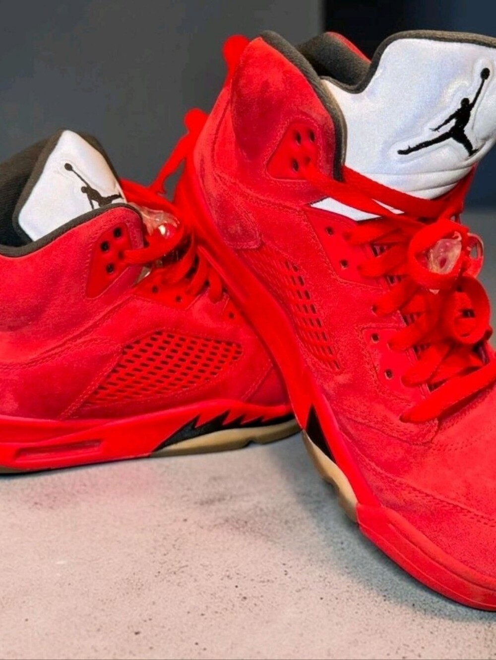 Pre-Loved Jordan 5 Retro Mens Size 9 University Red Black Suede 136027-602 2017